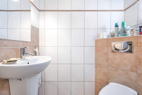 Separates Gäste - WC
- 