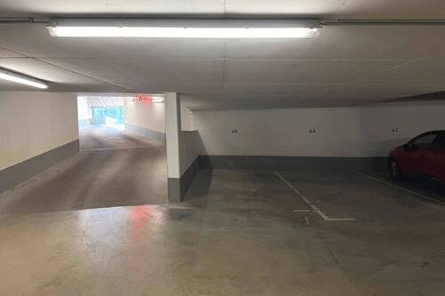 Einzelstellplatz Nr 44 - Garage, Stellplatz zum Kaufen in Dachau
