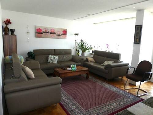 Lichtdurchflutetes Wohnzimmer - 