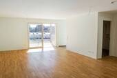 Wohn-/Essbereich - KL-Pfaffstraße - Attraktive 3,5 -Zimmerwohnung mit Balkon und TG-Stellplatz