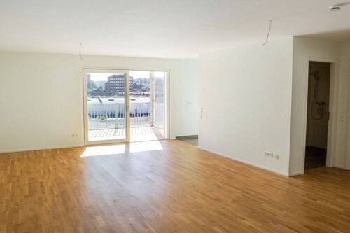 Wohn-/Essbereich - KL-Pfaffstraße - Attraktive 3,5 -Zimmerwohnung mit Balkon und TG-Stellplatz