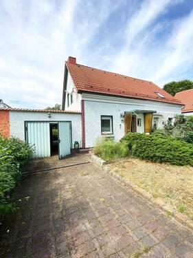 Hausansicht - 3 Zimmer Mehrfamilienhaus, Wohnhaus zum Kaufen in Berlin