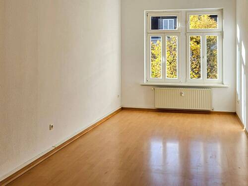 Große Fenster - 2 Zimmer Etagenwohnung zum Kaufen in Leipzig