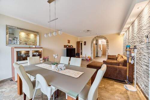 Esszimmer - Barrierefreie 3-Zimmer-Wohnung mit Aufzug, Balkon und Wallbox - komfortables Wohnen ohne Stufen