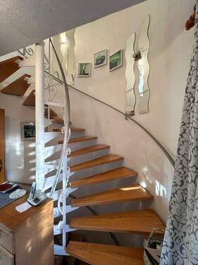 Treppe ins Obergeschoss - 