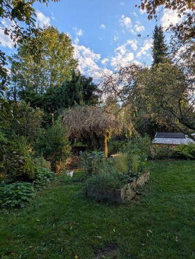 Hinterer Gartenabschnitt - 9 Zimmer Mehrfamilienhaus, Wohnhaus zum Kaufen in Feldkirchen-Westerham