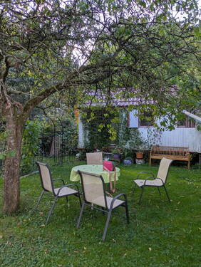 Vorderer Gartenabschnitt - 9 Zimmer Mehrfamilienhaus, Wohnhaus in Feldkirchen-Westerham