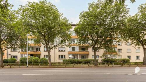 Außenansicht - Gepflegte 3-Zimmer-Wohnung mit Wintergarten in guter Lage