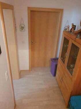 zu den beiden weiteren Räumlichkeiten - 