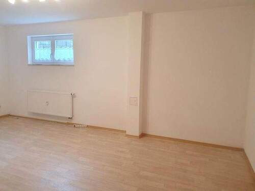 Raum 2: Nutzfläche, beheizbar, mit ca. 21 qm - 