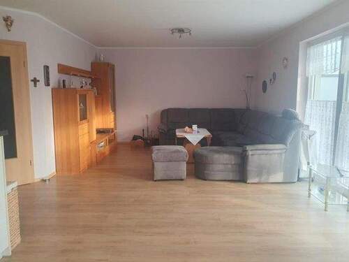 besonders hell: Wohnen.../ - 2 Zimmer Etagenwohnung zum Kaufen in Maxhütte-Haidhof