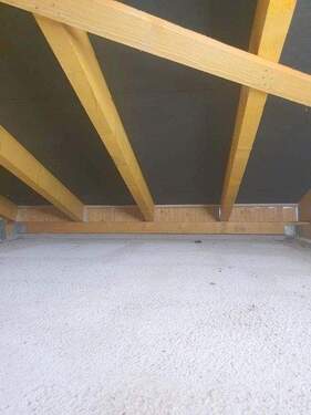 mit Zugtreppe erreichbar - 