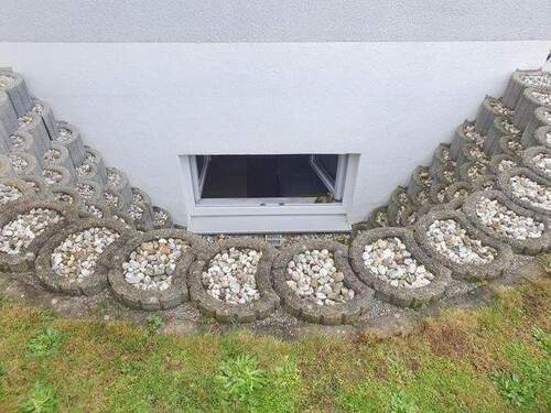 Lichtgraben für Raum 2 im Untergeschoß - 