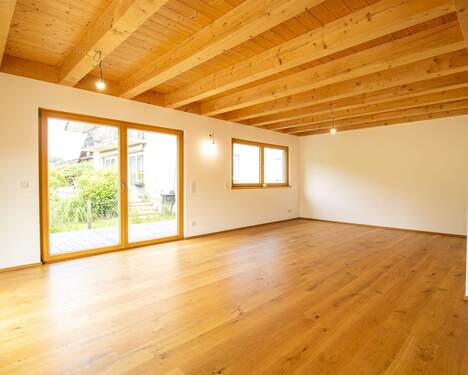 Wohnzimmer - 4 Zimmer Doppelhaushälfte zum Kaufen in Jettenbach