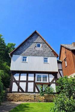 Hausansicht - 8 Zimmer Einfamilienhaus zum Kaufen in Lohra