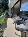 Großer Balkon mit Markise - 