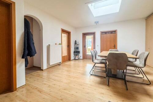 Eingangs- Essbereich - 