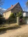 IMG_1714.jpeg - Besichtigung Donnerstag 18:30 - Schnäppchen am Bahndamm, zum Bodenpreis -Ein-zwei Familienhaus auf ca 500 qm Vordergrundstück -Garage