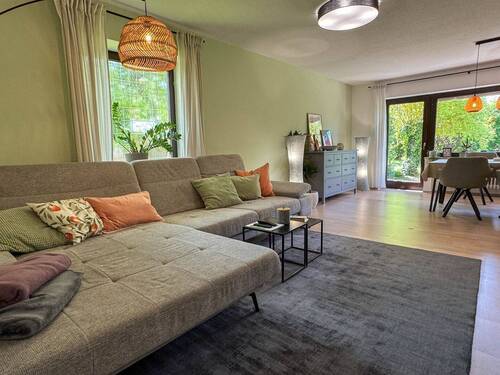 Wohnzimmer - 6 Zimmer Einfamilienhaus zum Kaufen in Winhöring