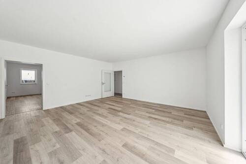 Bild 2 - 4 Zimmer Etagenwohnung zum Kaufen in Frankfurt (Oder)