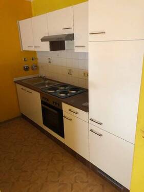 Bild 3 - 2-Zimmer-Wohnung mit Küchenzeile und PKW-Garage