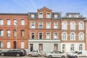 Titelbild - Attraktives Mehrfamilienhaus mit 4 Wohneinheiten, Garage und Lagerhalle in Aachen-Haaren