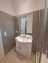 Bad mit Dusche 2.jpeg - Etagenwohnung mit 45,00 m² in Nürnberg zum Kaufen