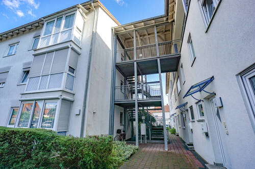 Treppenaufgang zur Wohnung - 