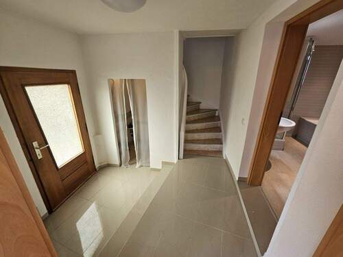 Flur- und Eingangsbereich - 3 Zimmer Einfamilienhaus in Edermünde