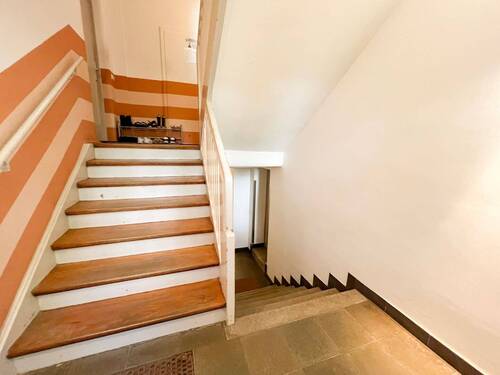 Treppenhaus - 2 Zimmer Etagenwohnung in Leipzig