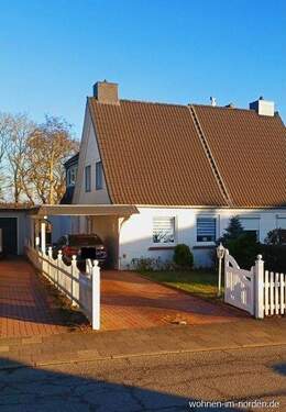 Straßenansicht - 4 Zimmer Doppelhaushälfte zum Kaufen in Schwentinental