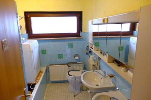 Badezimmer - 6 Zimmer Einfamilienhaus in Oldenburg