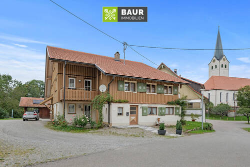 Luftaufnahme - 9 Zimmer Mehrfamilienhaus, Wohnhaus zum Kaufen in Argenbühl / Ratzenried