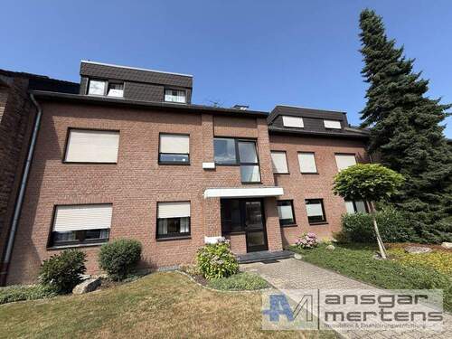 Hausansicht - 3 Zimmer Etagenwohnung zum Kaufen in Mönchengladbach / Giesenkirchen-Nord