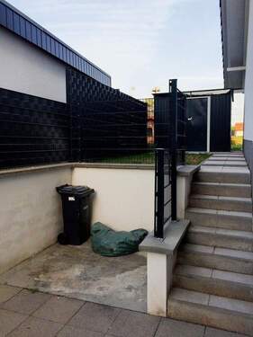 ELW Terasse mit Garten - 