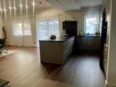 Kochen - 7 Zimmer Mehrfamilienhaus, Wohnhaus in Schönenberg-Kübelberg