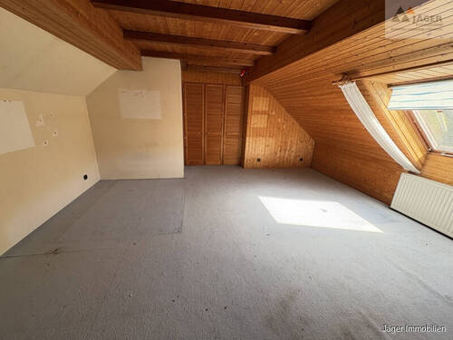 großes Dachzimmer - 