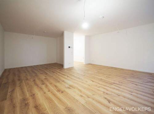 Bild 1 - Erstbezug nach Sanierung: Obergeschosswohnung im Nauwieser Viertel!