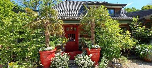 Eingang Haus - GERWERBEOBJEKT MIT WOHNHAUS und TRAUMGARTEN DIREKT IM ORTSKERN VON OSTSTEINBEK ZU VERKAUFEN