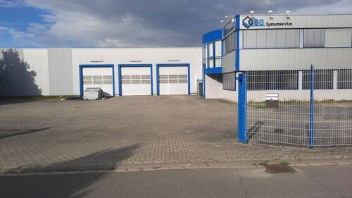 Aussenansicht - Bürogebäude mit Lagerhalle - 1.025.000,00 EUR Kaufpreis,