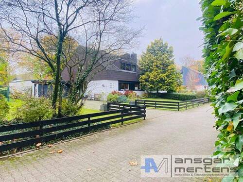 Blick in die Privatstraße - 