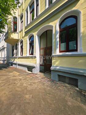 Eingangstür - 3 Zimmer Etagenwohnung zum Kaufen in Wilhelmshaven