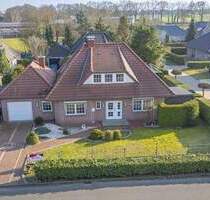 ebenerdiger Bungalow plus Dachgeschoss, Garage, Kaminofen und Wintergarten! - Herzlake