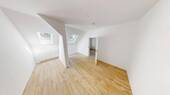 Schlafzimmer - NEU sanierte Dachgeschosswohnung mit Tageslichtbad