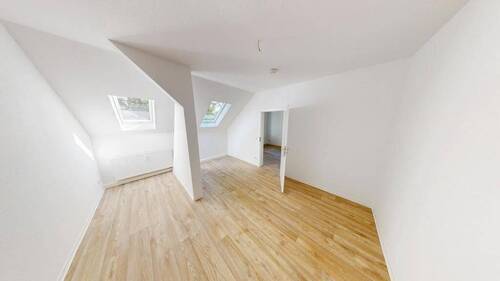 Schlafzimmer - NEU sanierte Dachgeschosswohnung mit Tageslichtbad
