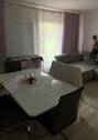 Blick ins Wohnzimmer - 