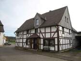 Hausansicht - Gemütliches Fachwerkhaus in ruhiger Ortsrandlage