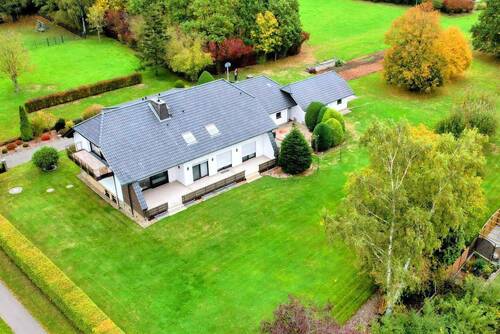 Außenansicht Süden - 8 Zimmer Einfamilienhaus zum Kaufen in Espelkamp