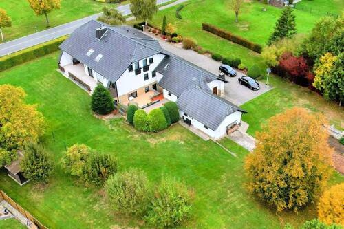 Außenansicht Osten - 8 Zimmer Einfamilienhaus in Espelkamp