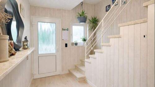 Beispiel Eingang - 5 Zimmer Reihenmittelhaus in Engstingen